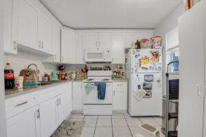 08 Kitchen 01 - Lake Worth Homes